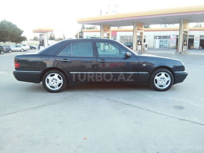 Mercedes E 240 1998, 220,000 km - 2.4 л - Bakı