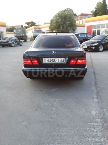 Mercedes E 240 1998, 220,000 km - 2.4 л - Bakı