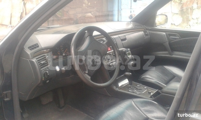 Mercedes E 230 1996, 290,075 km - 2.3 l - Sumqayıt