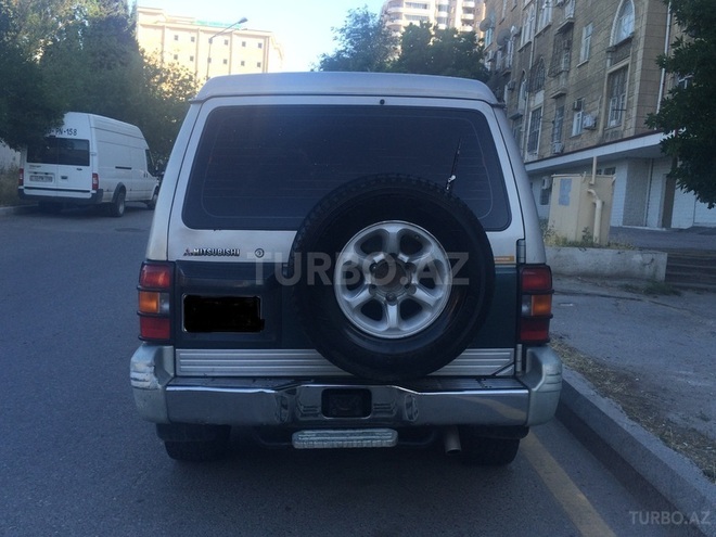 Mitsubishi Pajero 1994, 380,000 km - 2.8 л - Bakı