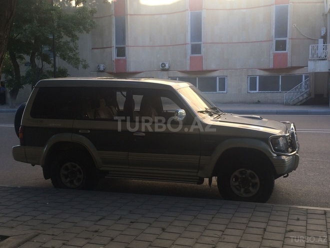Mitsubishi Pajero 1994, 380,000 km - 2.8 л - Bakı