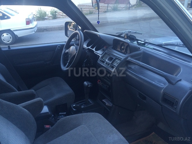 Mitsubishi Pajero 1994, 380,000 km - 2.8 л - Bakı