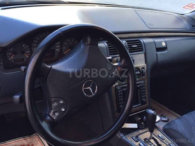 Mercedes E 280 2000, 224,000 km - 2.8 л - Sumqayıt