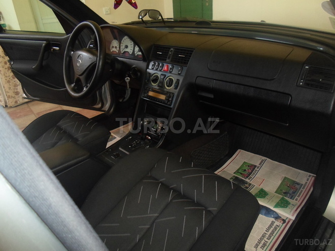 Mercedes C 200 2000, 187,600 km - 2.0 l - Bakı
