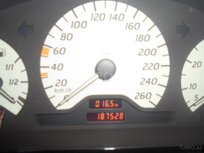 Mercedes C 200 2000, 187,600 km - 2.0 l - Bakı