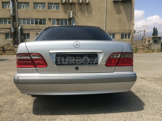 Mercedes E 280 2000, 152,000 km - 2.8 l - Bakı
