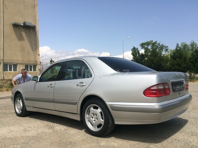 Mercedes E 280 2000, 152,000 km - 2.8 l - Bakı