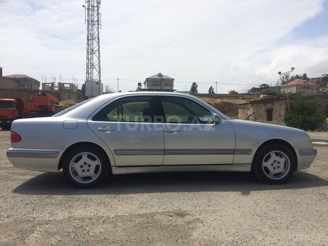 Mercedes E 280 2000, 152,000 km - 2.8 l - Bakı