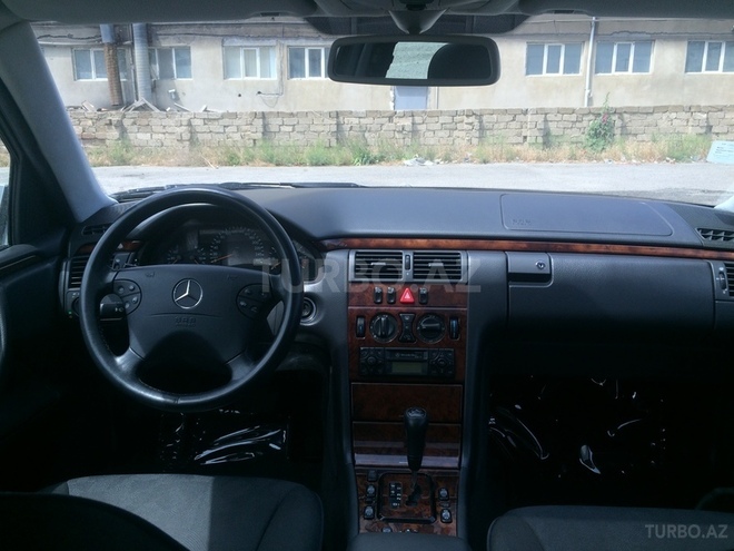 Mercedes E 280 2000, 152,000 km - 2.8 l - Bakı