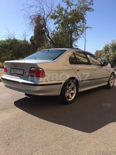 BMW 528 2000, 190,000 km - 2.8 l - Bakı