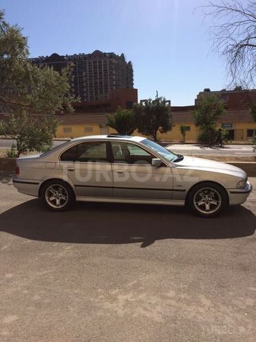 BMW 528 2000, 190,000 km - 2.8 l - Bakı