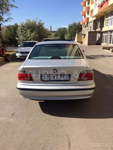 BMW 528 2000, 190,000 km - 2.8 l - Bakı