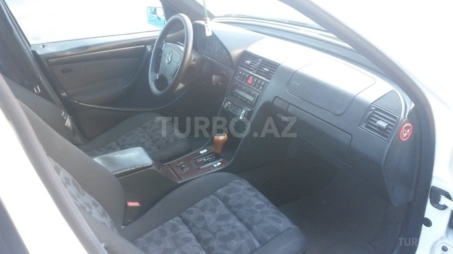 Mercedes C 180 1999, 240,000 km - 1.8 l - Bakı