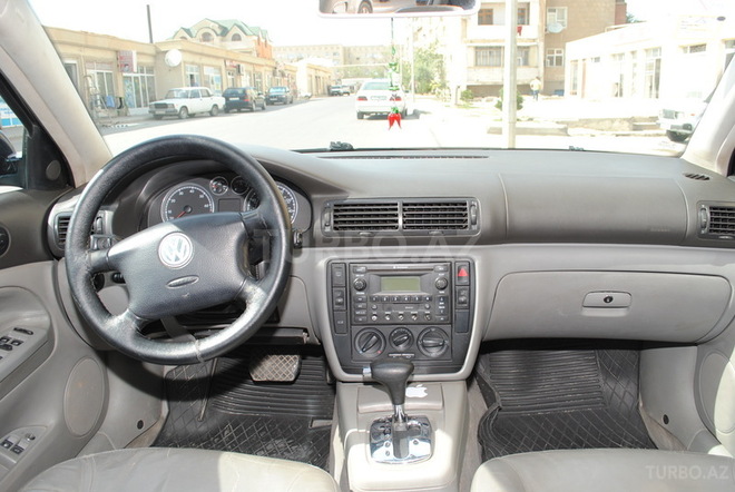 Volkswagen Passat 2003, 178,000 km - 1.8 l - Bakı