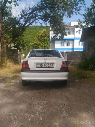 Opel Vectra 1997, 23,300 km - 2.0 l - Şəki