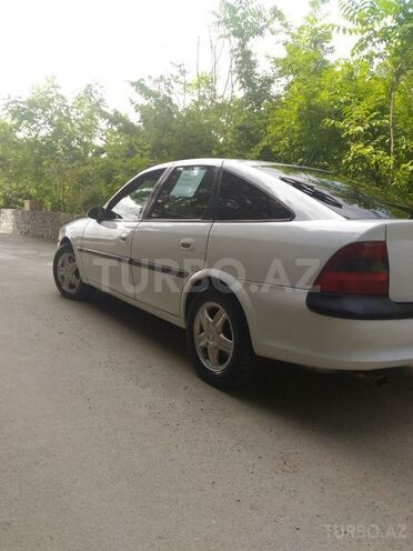 Opel Vectra 1997, 23,300 km - 2.0 l - Şəki
