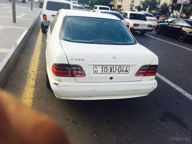 Mercedes E 240 2001, 271,041 km - 2.4 l - Sumqayıt
