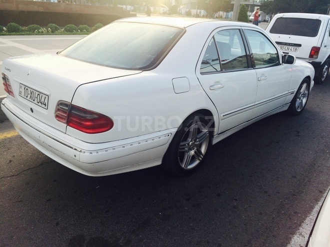 Mercedes E 240 2001, 271,041 km - 2.4 l - Sumqayıt