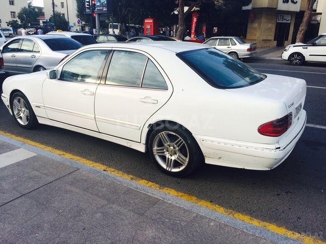 Mercedes E 240 2001, 271,041 km - 2.4 l - Sumqayıt