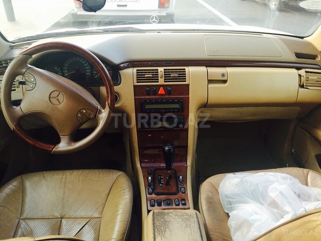Mercedes E 240 2001, 271,041 km - 2.4 l - Sumqayıt