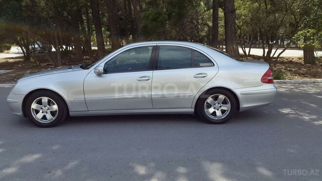 Mercedes E 320 2002, 245,000 km - 3.2 l - Bakı