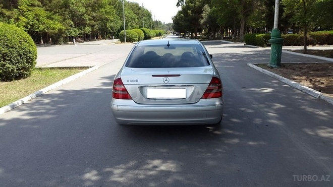 Mercedes E 320 2002, 245,000 km - 3.2 l - Bakı