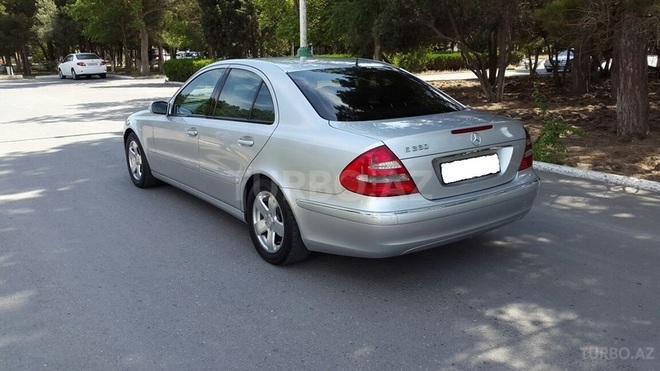 Mercedes E 320 2002, 245,000 km - 3.2 l - Bakı
