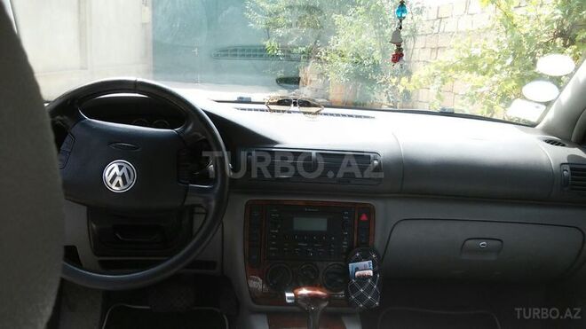 Volkswagen Passat 2003, 157,800 km - 2.0 л - Bakı