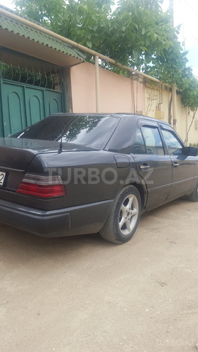 Mercedes E 260 1986, 290,000 km - 2.6 l - Bakı