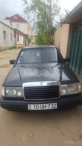 Mercedes E 260 1986, 290,000 km - 2.6 l - Bakı
