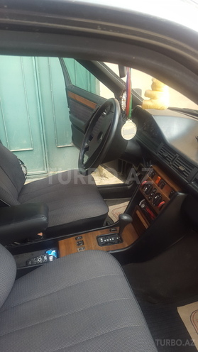 Mercedes E 260 1986, 290,000 km - 2.6 l - Bakı