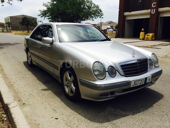 Mercedes E 220 1999, 220,000 km - 2.2 l - Sumqayıt