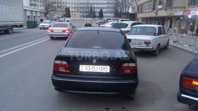 BMW 523 1999, 290,000 km - 2.5 l - Bakı