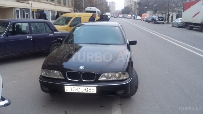 BMW 523 1999, 290,000 km - 2.5 l - Bakı