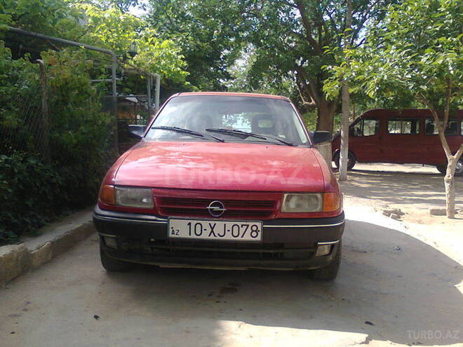 Opel Astra 1992, 316,580 km - 1.8 л - Sumqayıt