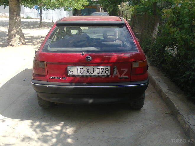 Opel Astra 1992, 316,580 km - 1.8 л - Sumqayıt