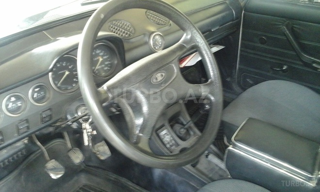 LADA (VAZ) 2106 2002, 200,000 km - 1.6 l - Saatlı