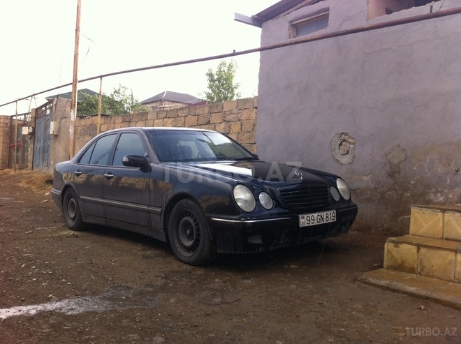Mercedes E 200 2001, 176,000 km - 2.0 l - Bakı
