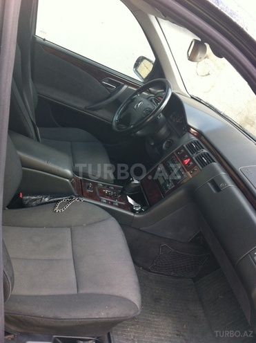 Mercedes E 200 2001, 176,000 km - 2.0 l - Bakı