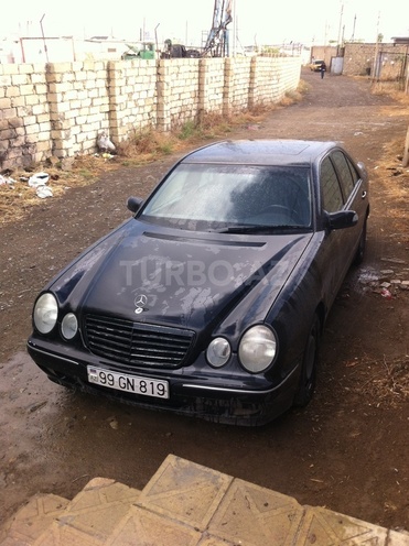 Mercedes E 200 2001, 176,000 km - 2.0 l - Bakı