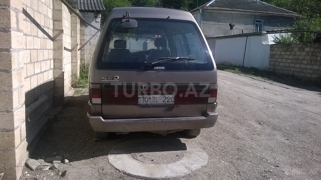 Toyota  1990, 260,000 km - 2.0 l - Qusar