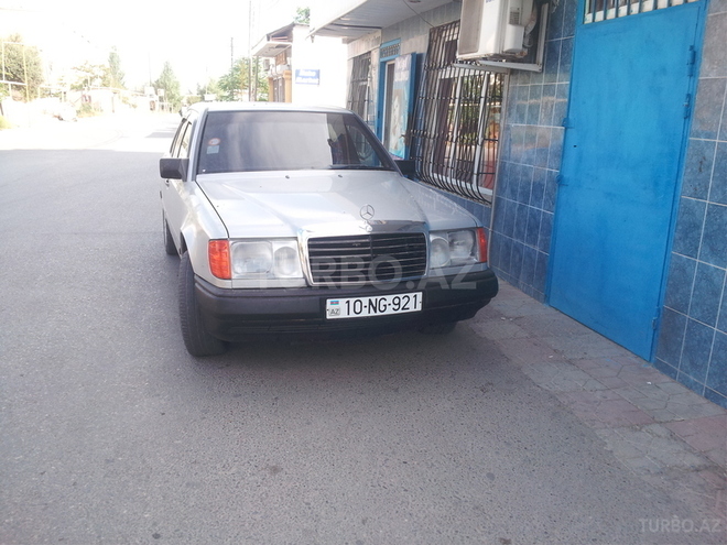 Mercedes E 300 1990, 258,404 km - 3.0 l - Bakı