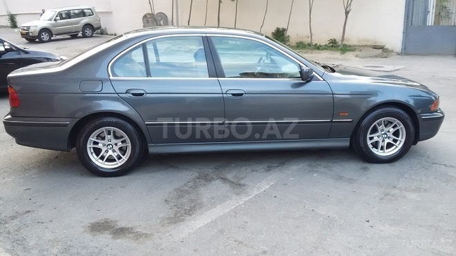 BMW 523 2000, 260,000 km - 2.5 l - Bakı