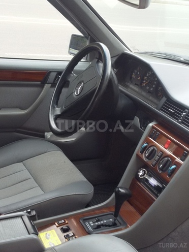 Mercedes E 200 1994, 225,000 km - 2.0 l - Gəncə