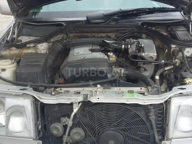 Mercedes E 200 1994, 225,000 km - 2.0 l - Gəncə