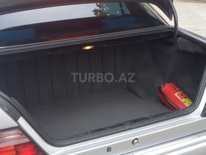 Mercedes E 200 1994, 225,000 km - 2.0 l - Gəncə