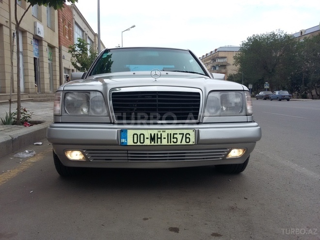 Mercedes E 200 1994, 225,000 km - 2.0 l - Gəncə