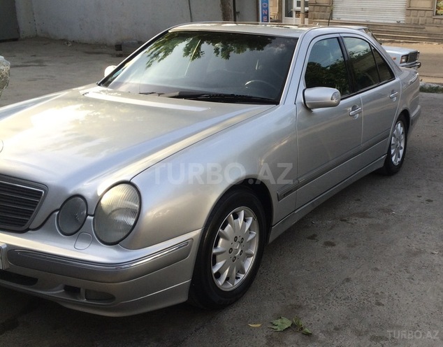 Mercedes E 240 2000, 243,000 km - 2.4 l - Bakı