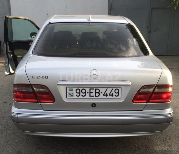Mercedes E 240 2000, 243,000 km - 2.4 l - Bakı