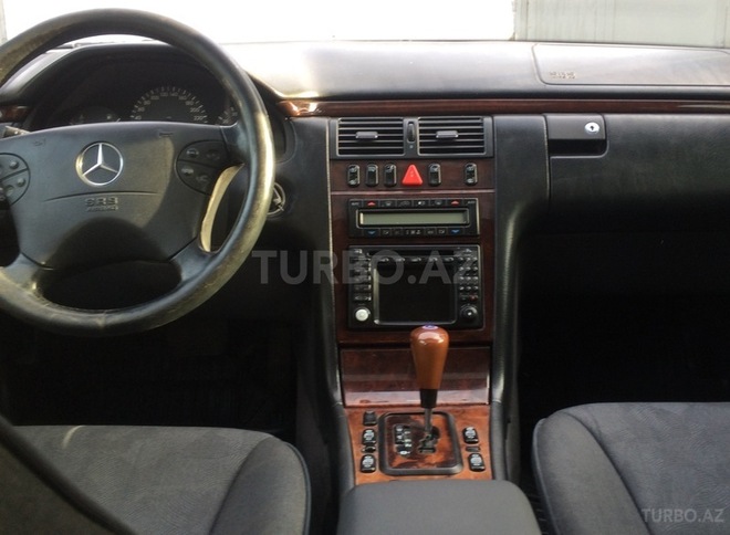 Mercedes E 240 2000, 243,000 km - 2.4 l - Bakı